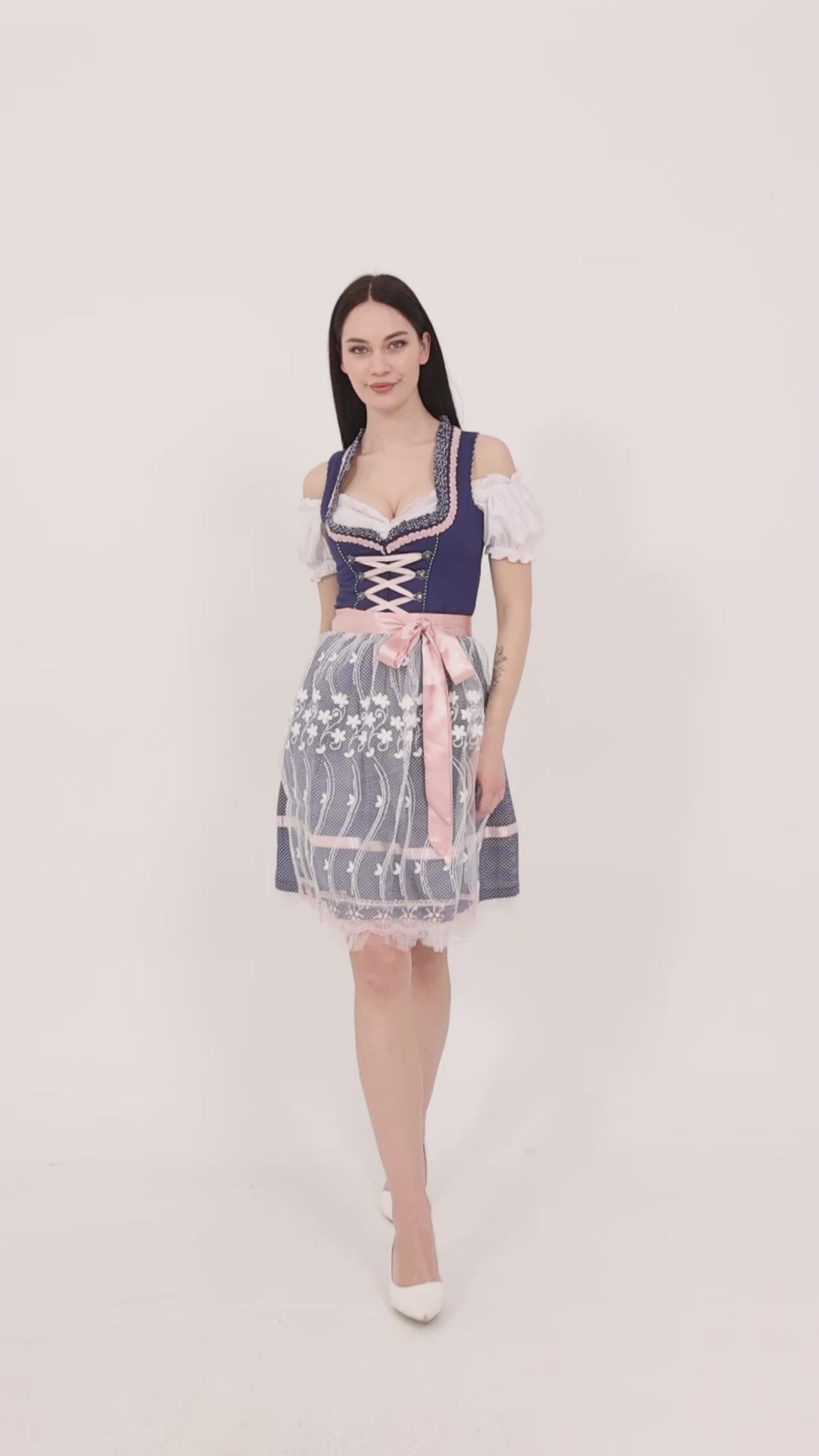 Dirndl Dress: Bavarian Oktoberfest Costume with Apron & Blouse